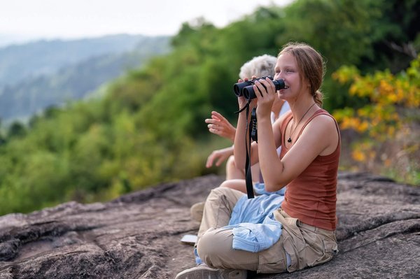 Jumelles de randonnée: comparatif des meilleures jumelles