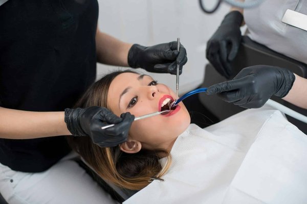 Urgence dentiste: que faire en cas de crise?