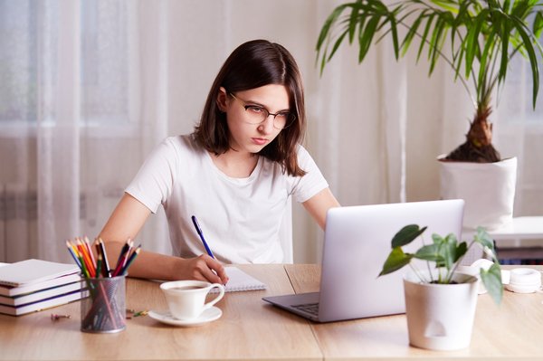 Avis studi : une immersion réussie dans l'éducation en ligne